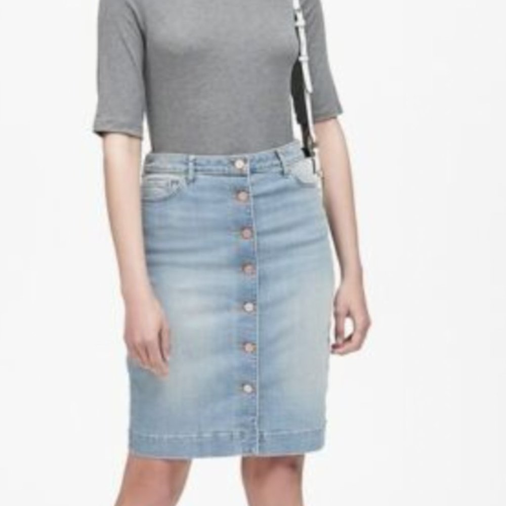 Banana Republic Petite Denim Skirt